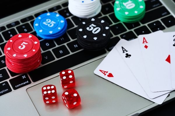 Panel pengaturan taruhan Fortune Mouse menampilkan opsi koin dan pengganda
